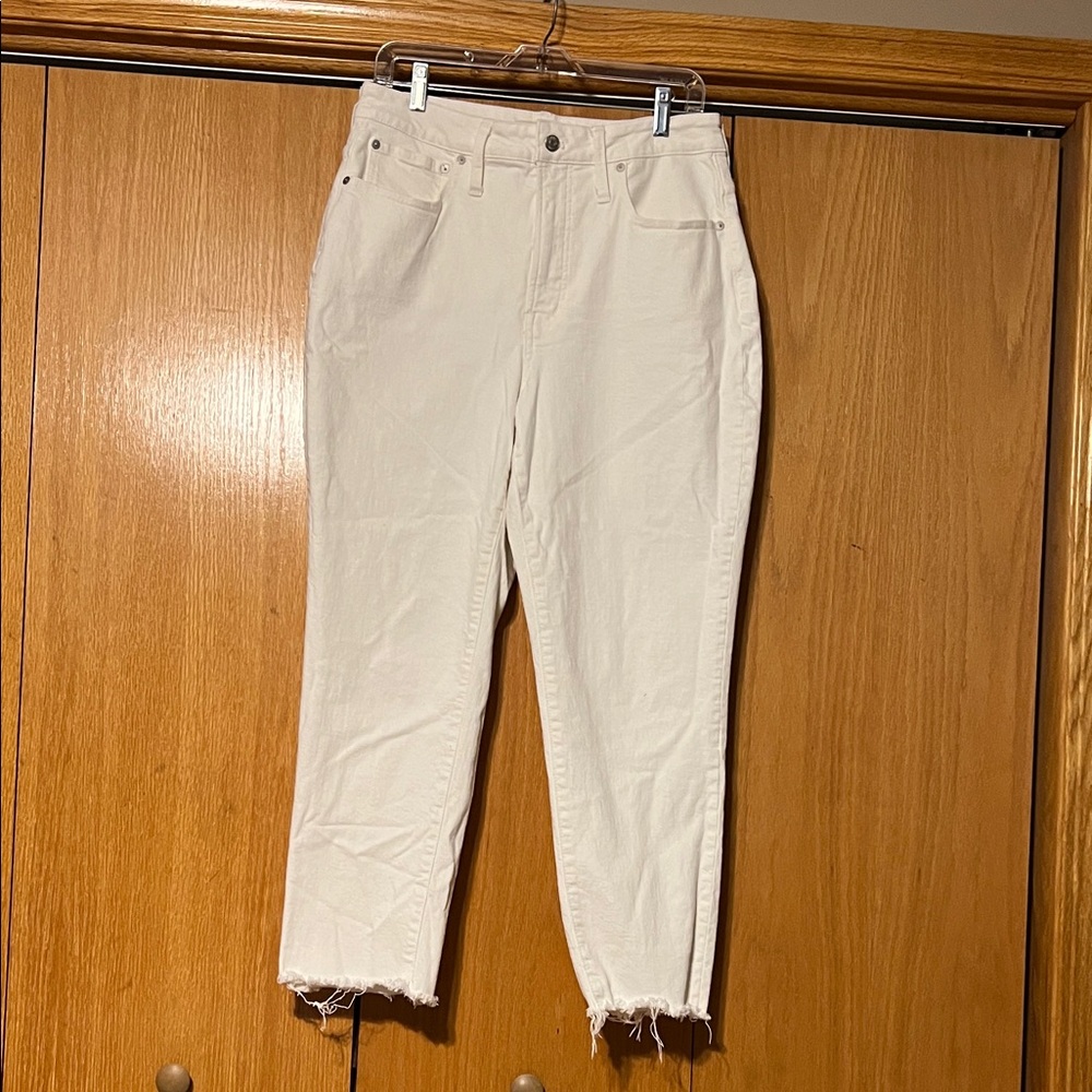 Madewell  The curvy perfect vintage jean. Sz. 30 inseam 26. Great cond. white
